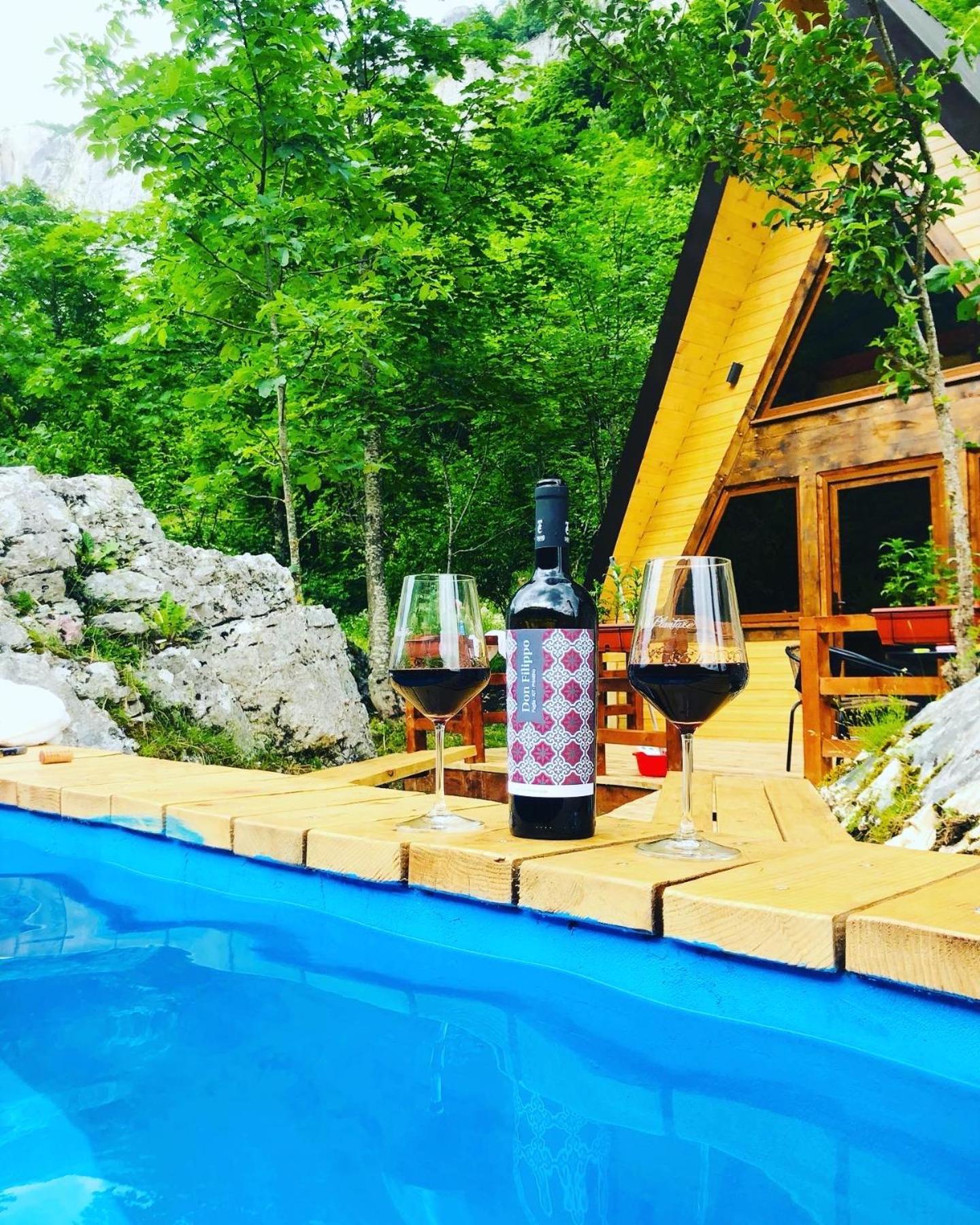 Etno Apartmani Komarnica Savnik Kamer foto